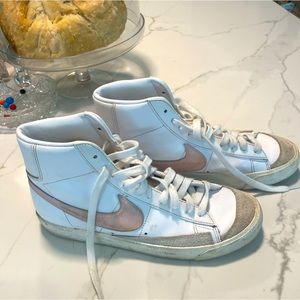 Nike blazers women’s size 9.5-10! Men’s 8.5